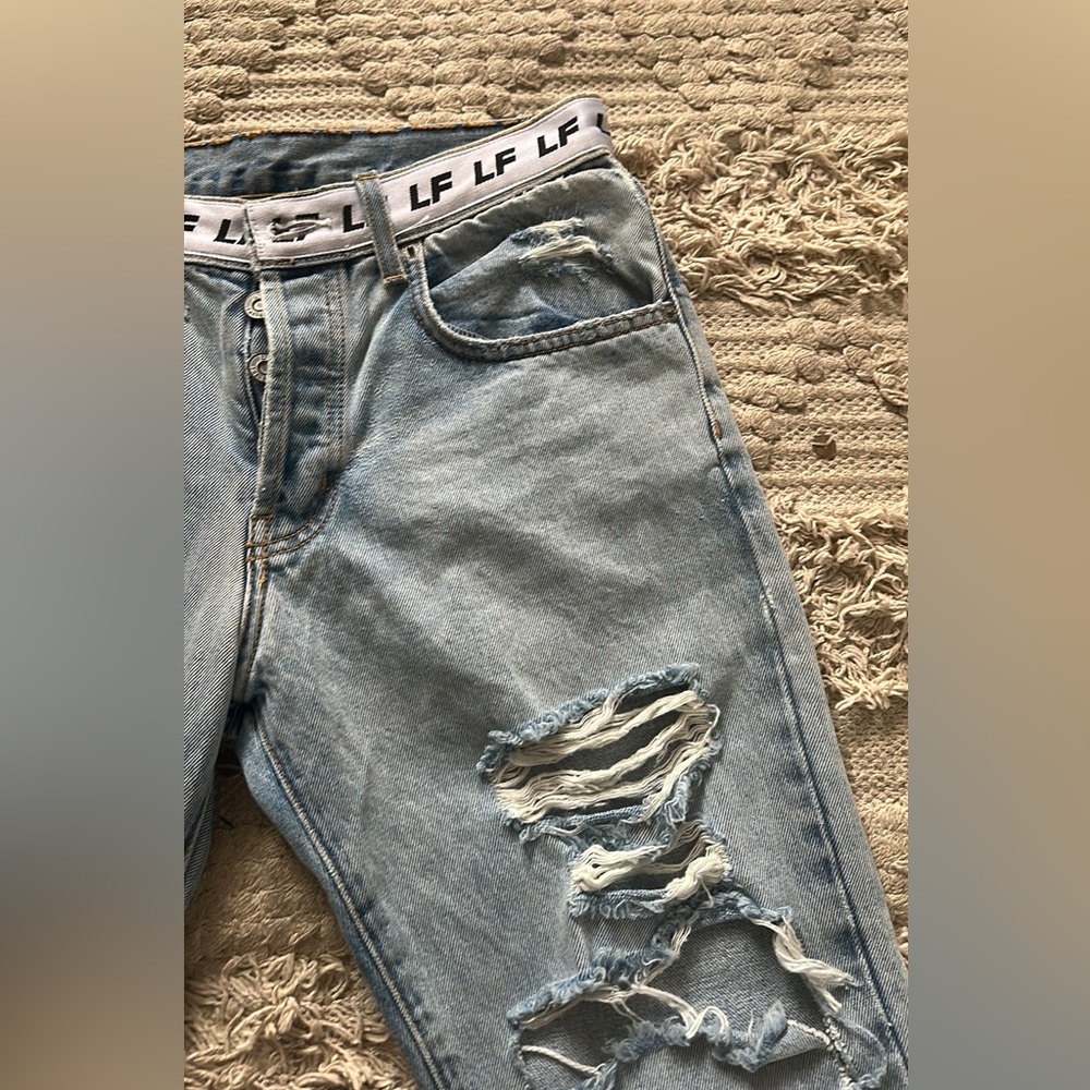 LF from Los Angeles ripped boyfriend jeans and ankle cropped. Size 26 - Picture 3 of 4